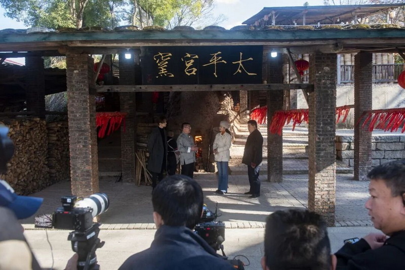 央视《非遗里的中国》走进德化 千年瓷都技艺将亮相全国 - 憨鼠网
