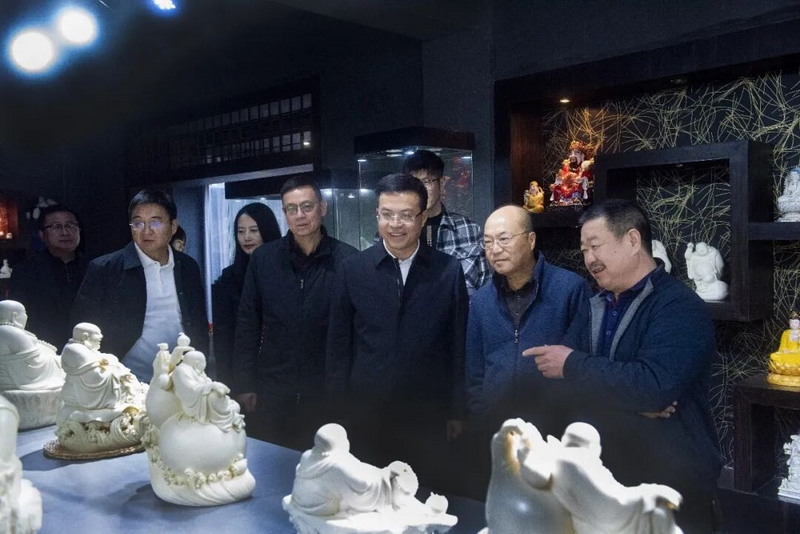 福建七匹狼集团有限公司考察团到我县参观考察 - 憨鼠网