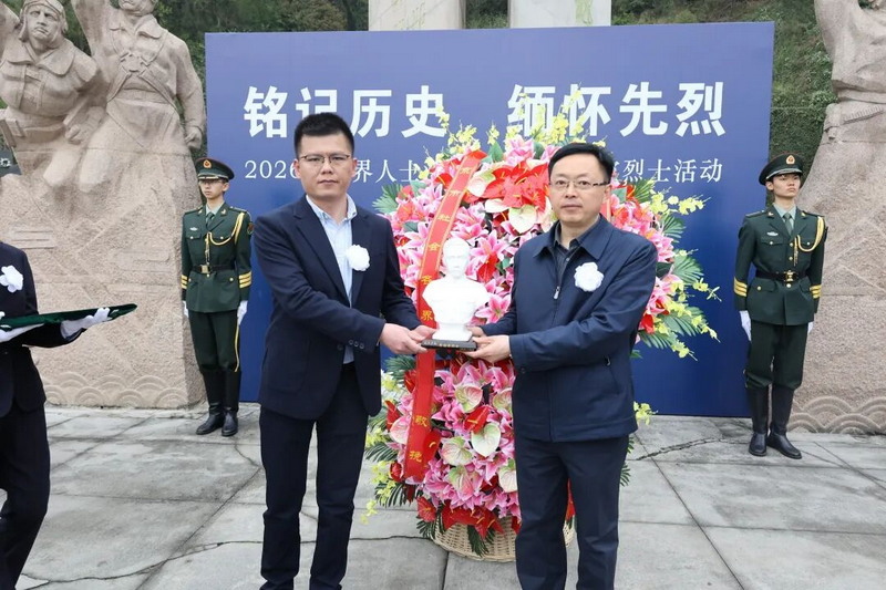 清明公祭：德化籍抗日空军少校萧德清烈士雕像捐赠仪式在南京举行 - 憨鼠网