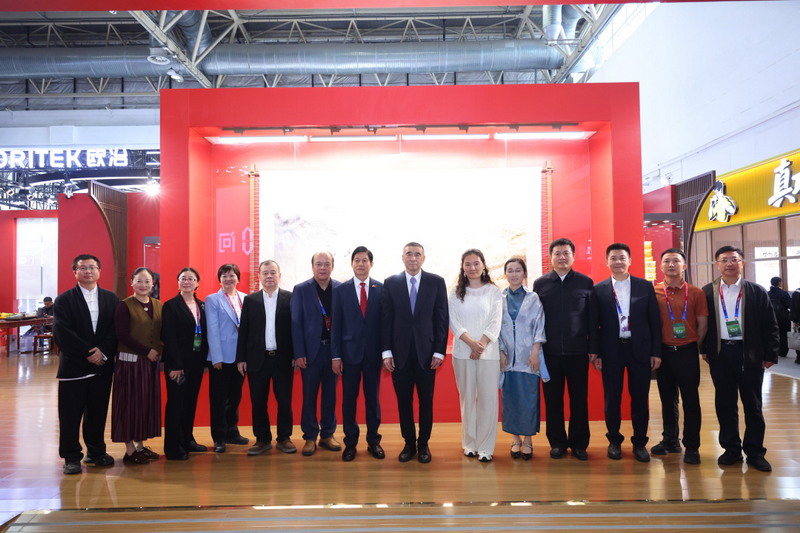 德化白瓷亮相2026北京国际汽车展 - 憨鼠网