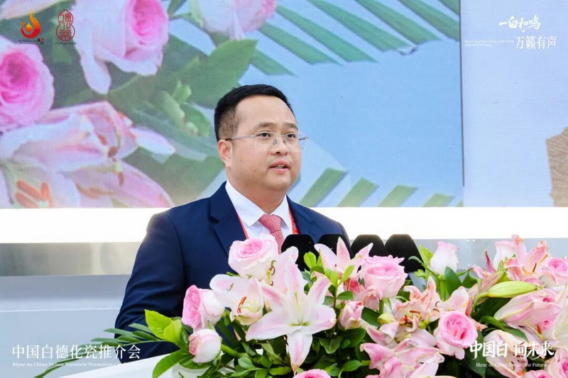 “中国白·德化瓷”闪耀广交会 千年瓷都奏响“一白和鸣” - 憨鼠网