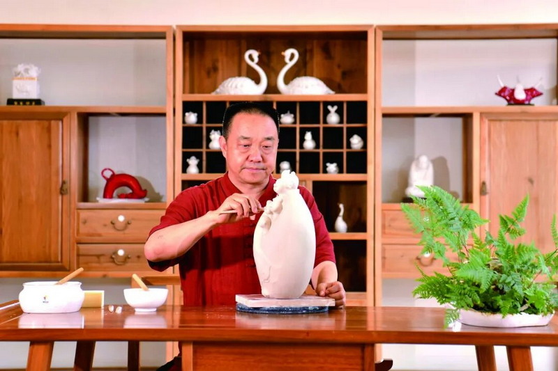 匠心铸白瓷 文化耀中华—— 中国白·陈仁海的文化突围之路 - 憨鼠网