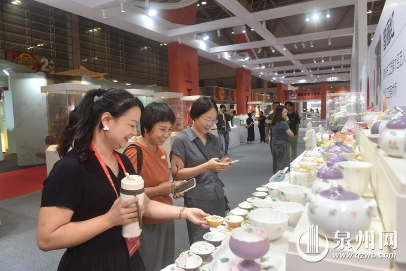 德化陶瓷亮相中国工美博览会 - 憨鼠网