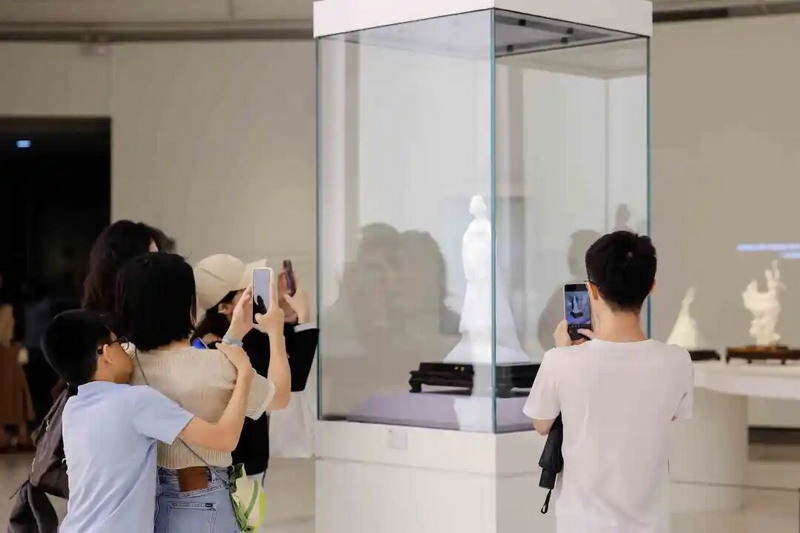 从“中国白”到“吾心安处”：“非·常白——‘中国白 德化瓷’美学大展”刷屏的艺术密码 - 憨鼠网