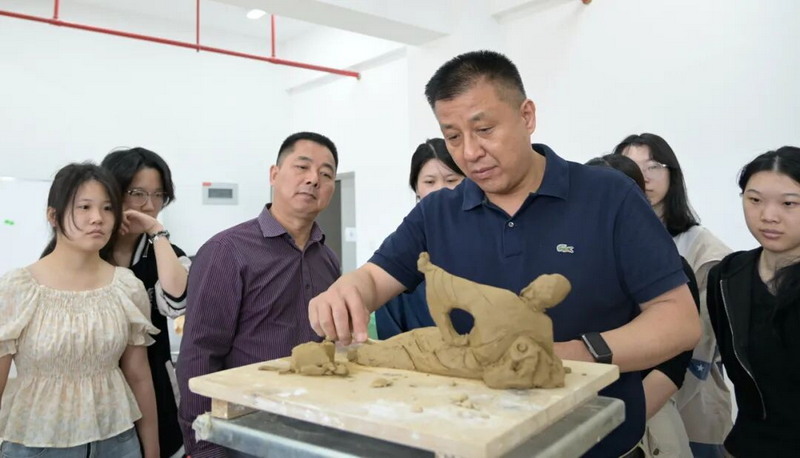 泉州工艺美术职业学院：非遗焕新育新人 - 憨鼠网