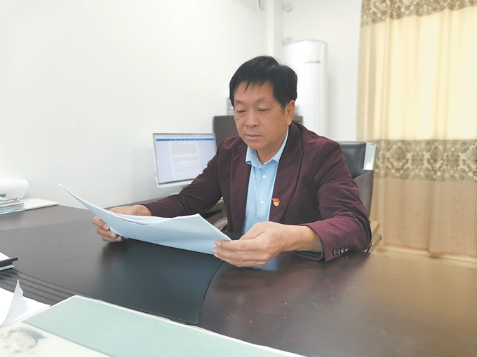 【人大代表风采】查文德：心系群众守初心 - 憨鼠网
