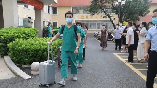 德化县医院医务人员驰援泉港参与疫情防控 - 憨鼠网