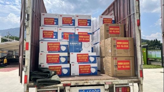 陈双塔25万只口罩捐赠德化 - 憨鼠网