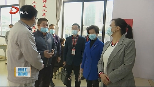 县领导观摩村（居）委会换届选举工作 - 憨鼠网