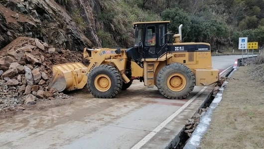 周末保畅，公路人在行动 - 憨鼠网