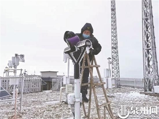 天气很冷 温情暖心 - 憨鼠网