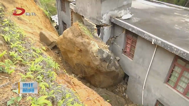 汤头乡：连续降雨导致一民房溜方 群众快速安全转移 - 憨鼠网