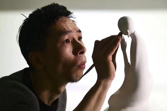 郑建忠：传承非遗技艺 弘扬中华优秀传统文化 - 憨鼠网