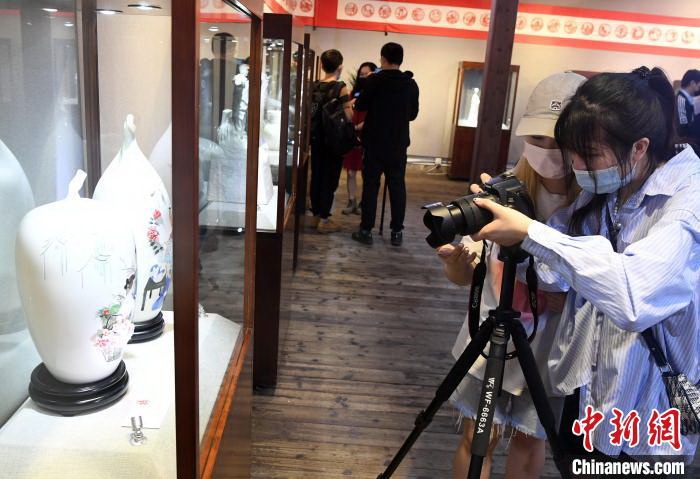 “福见·德化白瓷”艺术联展福州启幕 - 憨鼠网