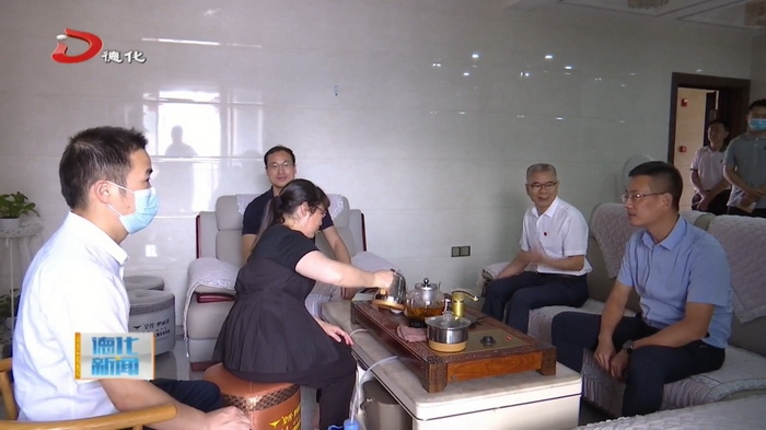 县委书记看望慰问部分困难党员和老党员 - 憨鼠网