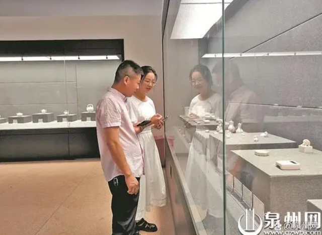 德化窑古代茶具雅器收藏大展在德化陶瓷博物馆拉开序幕 - 憨鼠网