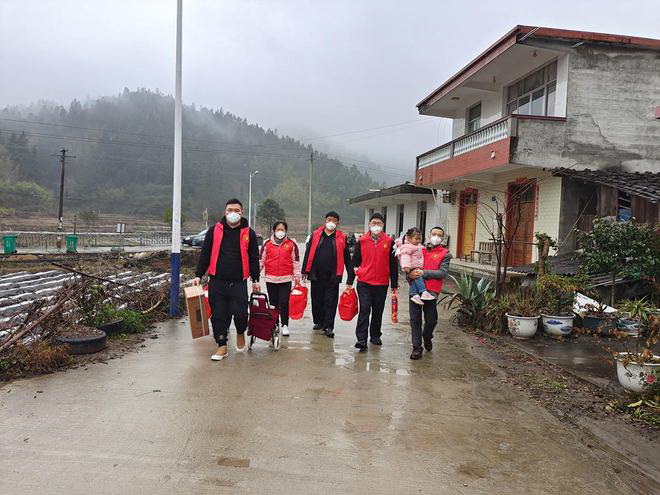 新年送福 传递暖流 德化县生态保护协会与爱心团队开展新春慰问活动 - 憨鼠网