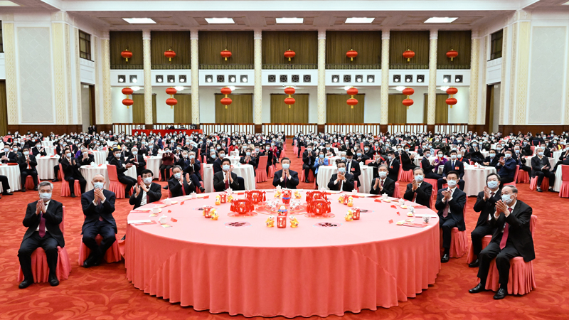德化陶瓷生肖兔亮相人民大会堂2023春节团拜会 - 憨鼠网