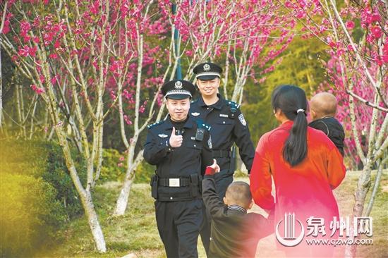 民警守护 萌娃点赞 - 憨鼠网