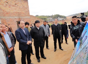 市领导陈庆宗到浔中镇调研指导群众路线教育实践活动整改落实情况“回头看”工作 - 憨鼠网