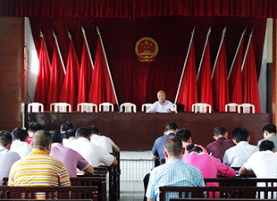 雷峰镇：听老党员忆传统 爱岗敬业为民谋福祉 - 憨鼠网