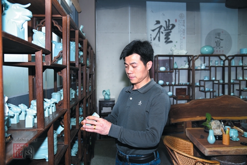 陈德青：淘尽黄沙始得金 - 憨鼠网