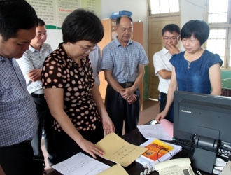 省计生协会办公室主任尤小瑛到我县调研计生家庭法律援助工作 - 憨鼠网