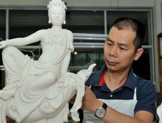福建工艺美术大师陈金通：把泥巴玩到极致 - 憨鼠网