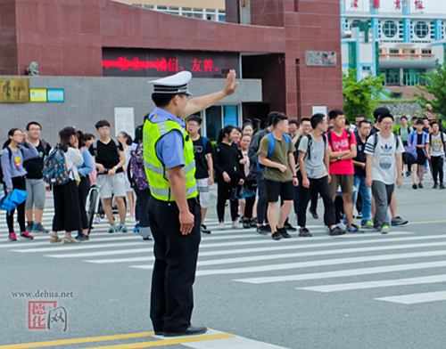 德化交警圆满完中考护航工作 - 憨鼠网