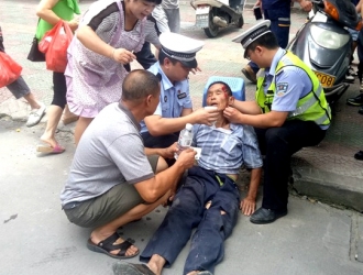 德化：警民携手救伤员 - 憨鼠网