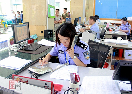 交警大队：一周打出3000个电话 便民服务群众 - 憨鼠网