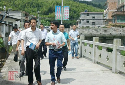 市综治协会会长蒋启林到盖德镇调研综治平安建设工作 - 憨鼠网