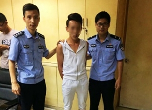窗口处理违章被民警一眼识破 在逃人员被抓获 - 憨鼠网