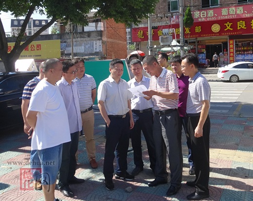 县长刘德旺到第二实小分校就校园扩建开展实地调研 - 憨鼠网