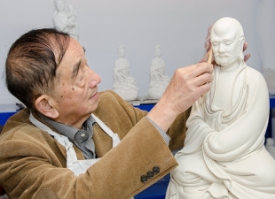 中国陶瓷艺术大师：邱双炯 - 憨鼠网