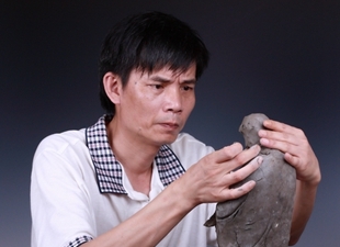 中国工艺美术大师：柯宏荣 - 憨鼠网
