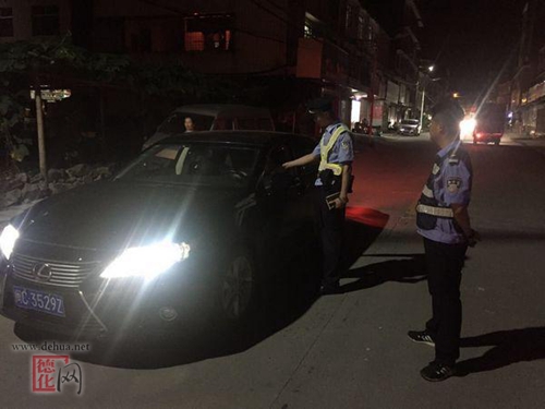 三班所组织开展“逢六逢九”路面执法统一行动 - 憨鼠网