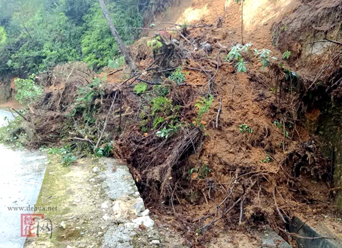 双台风过后 公路人养护道路忙 - 憨鼠网
