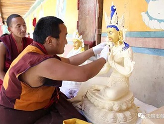 德化白瓷佛像捐赠扎什伦布寺举行瓷佛开光活动 - 憨鼠网