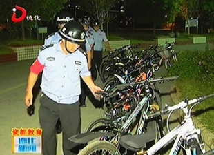 县教育局：校园夜间安全巡逻督查队在行动[视] - 憨鼠网