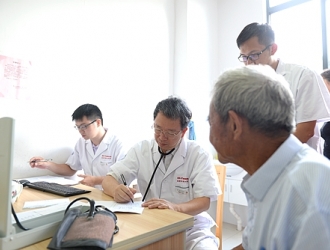 黄耀生：在生命绿洲续写辉煌 - 憨鼠网