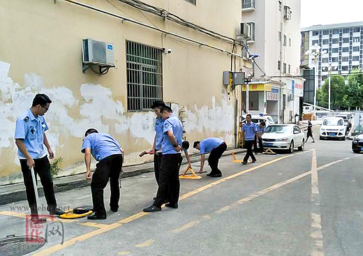 德化县行政执法局专项整治私设车锁行为 - 憨鼠网