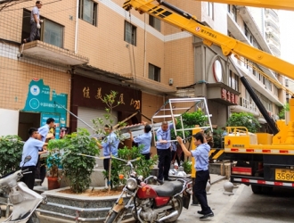 县行政执法局依法强制拆除违法搭建雨棚、烧烤屋 - 憨鼠网