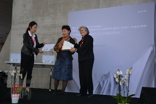 德化瓷闪耀国际舞台,中外艺术家共话“中国白” - 憨鼠网