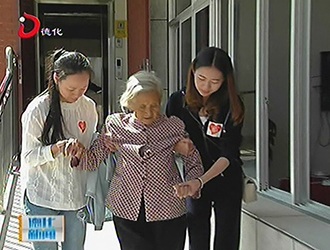 憨鼠爱心小分队慰问老人[视] - 憨鼠网