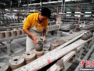 探访“瓷都”德化陶瓷制作工艺 - 憨鼠网
