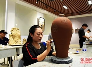 德化：百名选手比拼陶瓷职业技能 角逐“全国技术能手”称号 - 憨鼠网