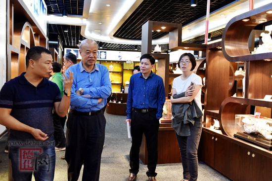省供销社合作经济学会会长陈旭青一行到德化调研 - 憨鼠网