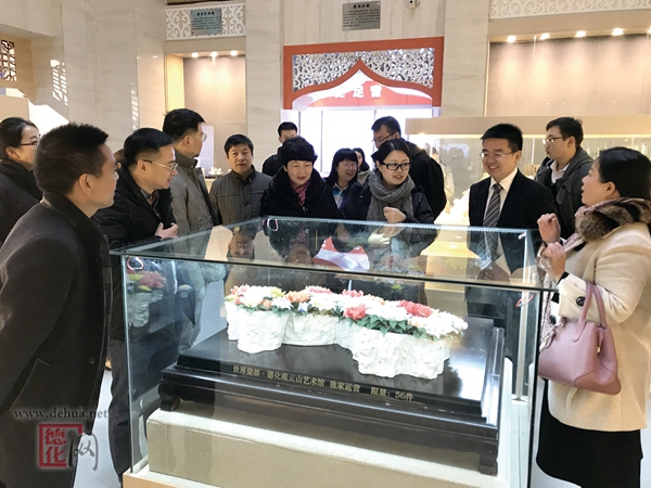 173件德化名瓷“落户”宁夏红寺堡 - 憨鼠网