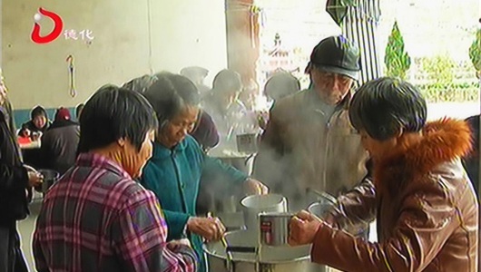 英山村：老人天天享有免费“爱心午餐” - 憨鼠网